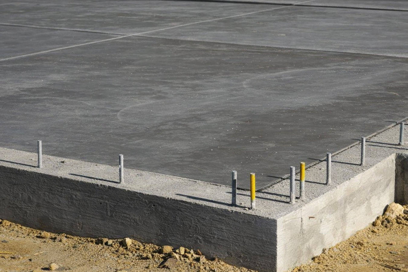 Slab foundation building